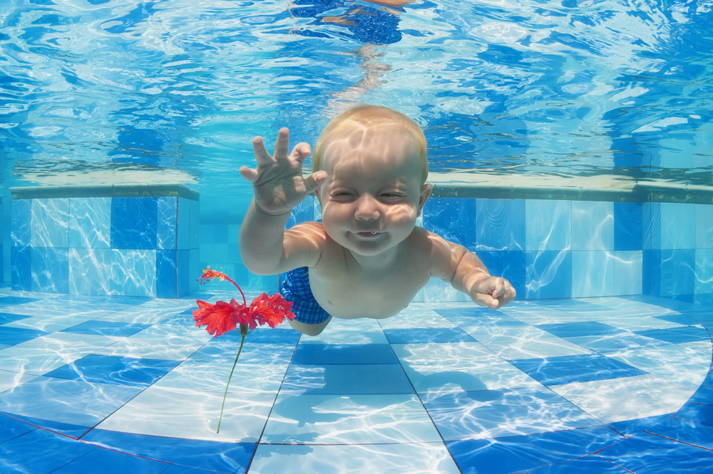 Les précautions pour emmener bébé à la piscine